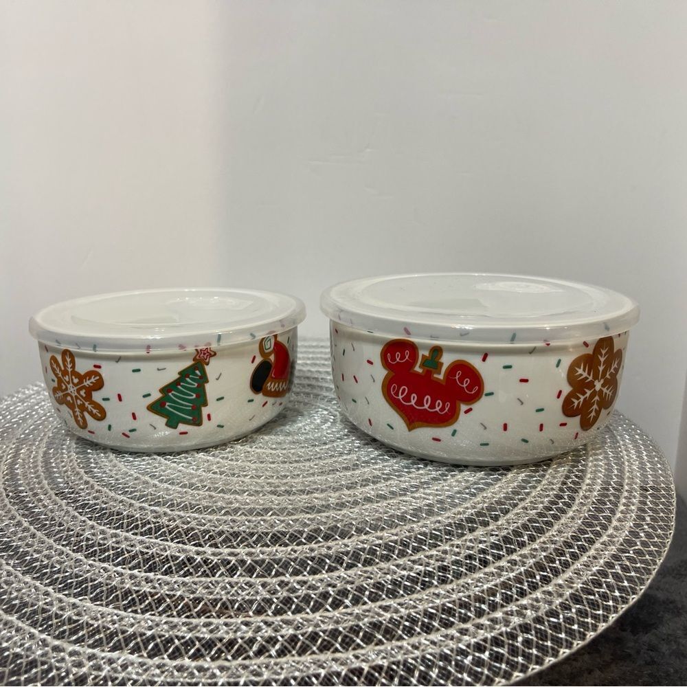 Disney Mickey Mouse ceramic bowls with vented lid set of 2 NWT